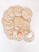 Load image into Gallery viewer, Wooden Monthly Posy Set (Peach &amp; White)
